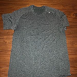 Lulu lemon mens metal vent tech